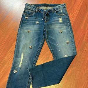 Excellent condition STS Blue rhinestone embellished cropped jeans size 26